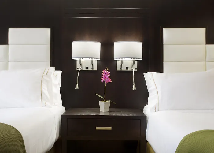 Standard Queen Room